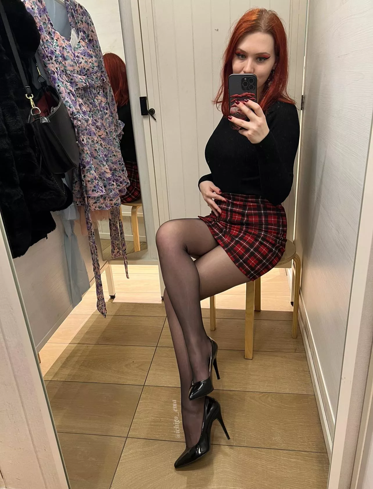 Black and red  posted by ichigo_emaa