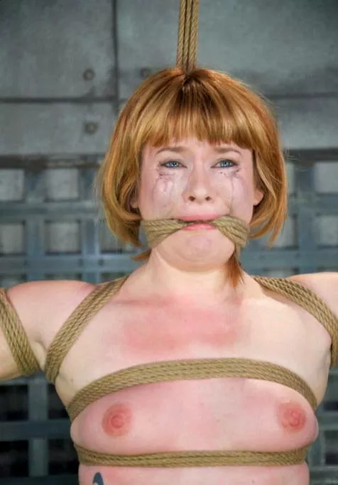 Claire Robbins... posted by Fka_SSAG_now_Yossi_D