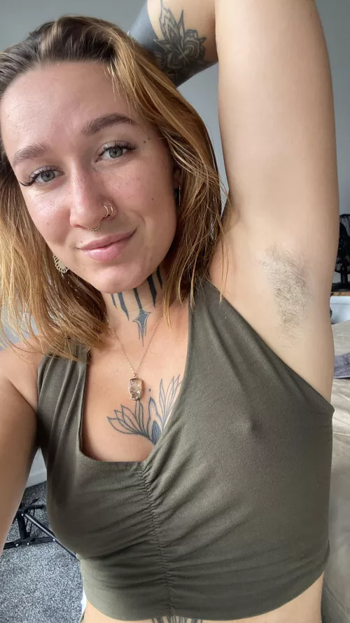 Come lick it, i haven't showered yet by Rayne_Falls