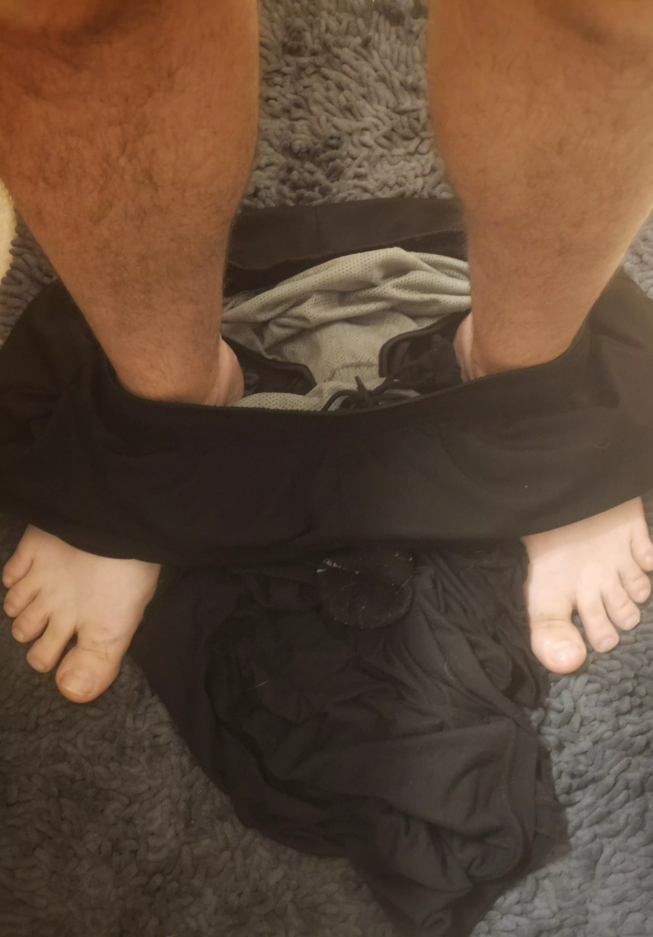 Freeballing posted by TexasGymFeet