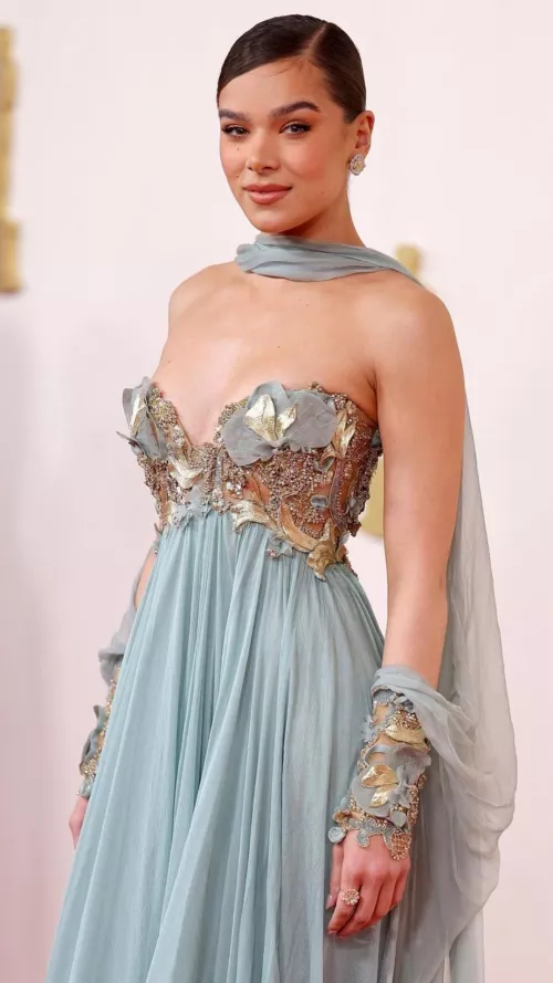 Hailee Steinfeld by Zentaurion