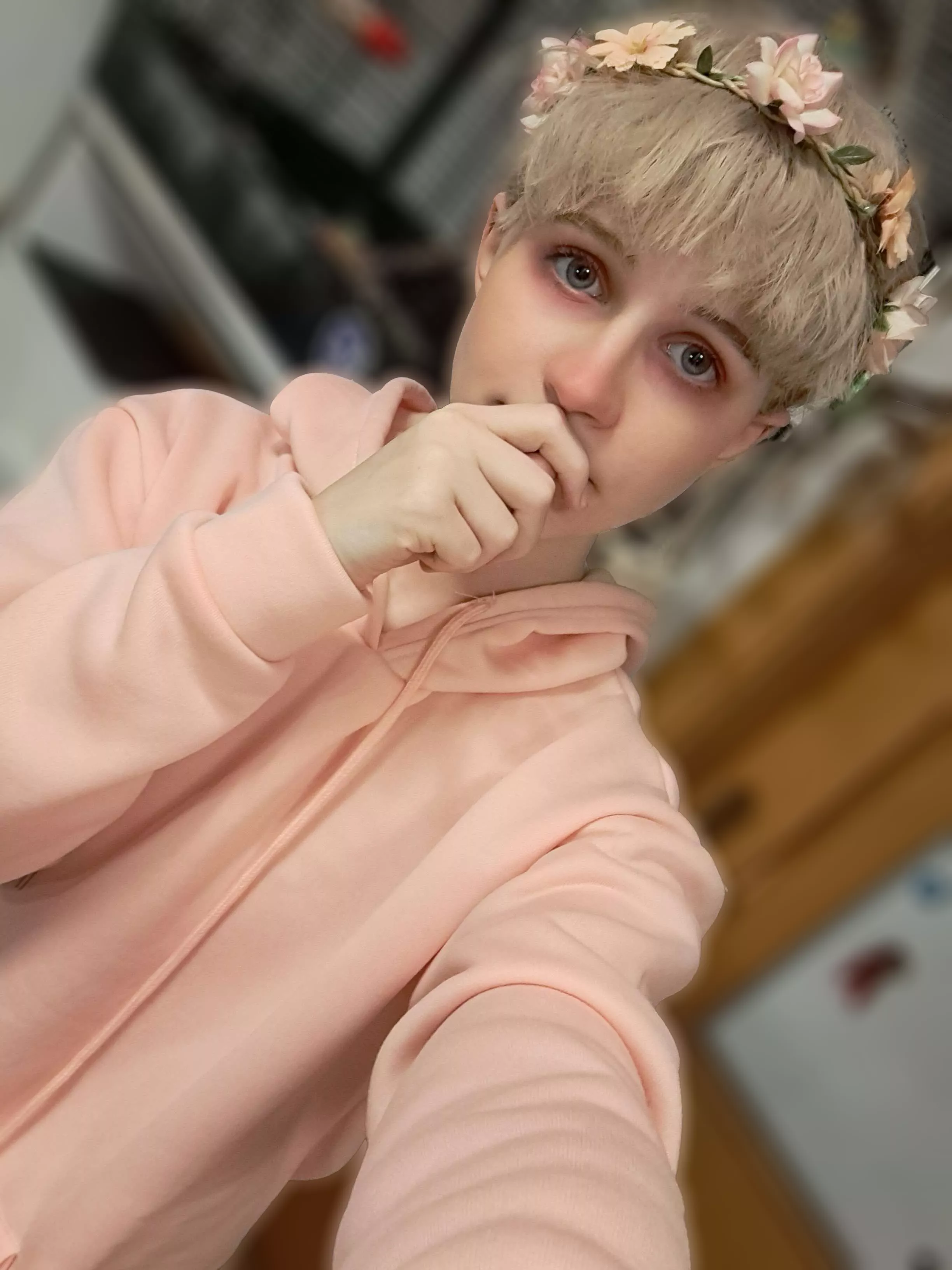 Hellow :3 posted by Hopeful_Perception17