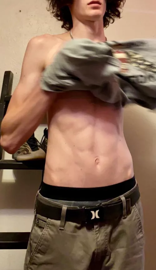 Hey I’m 18 :) by Low-Syrup7202