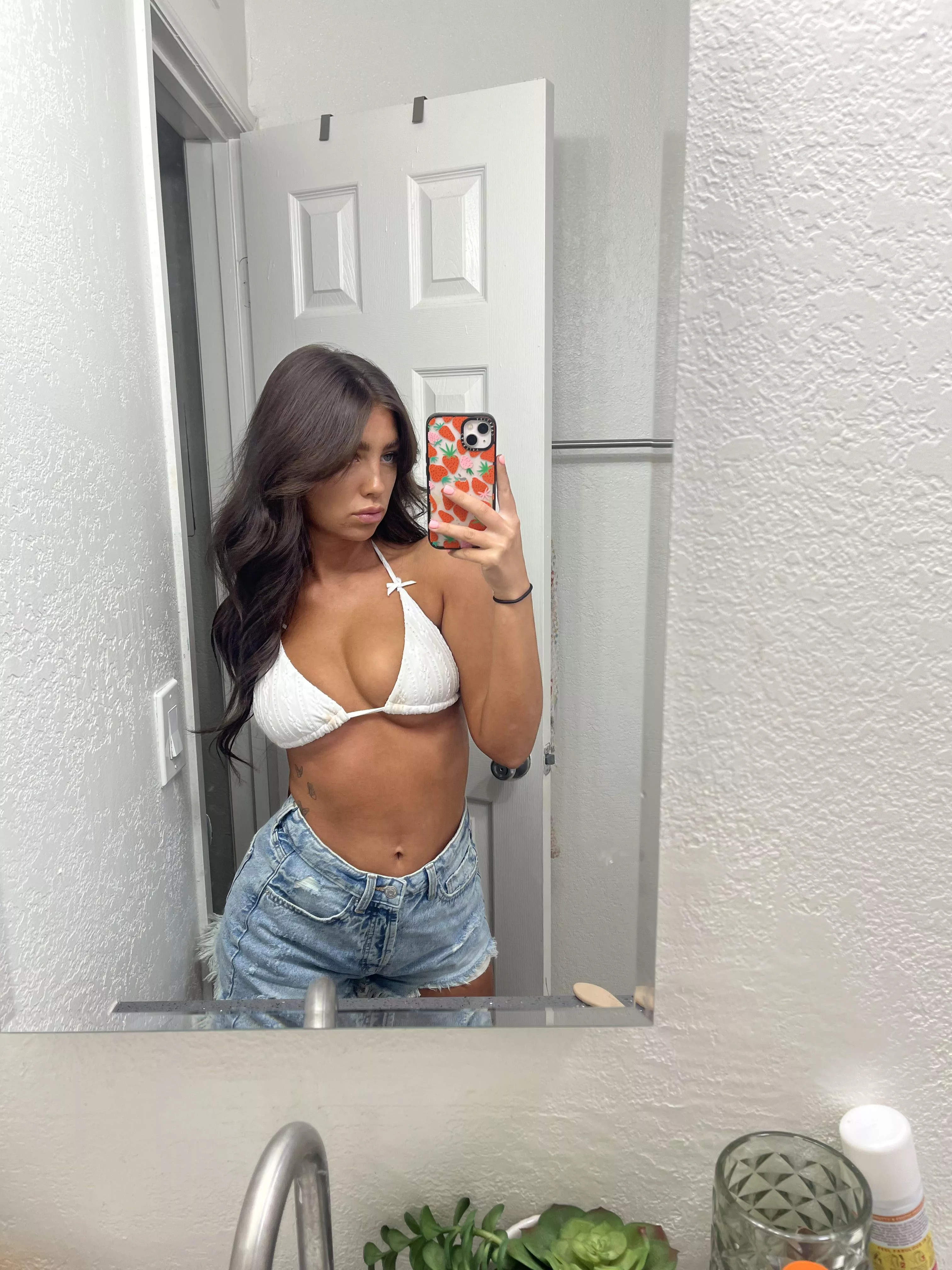 heyy posted by ZestycloseBiscotti81