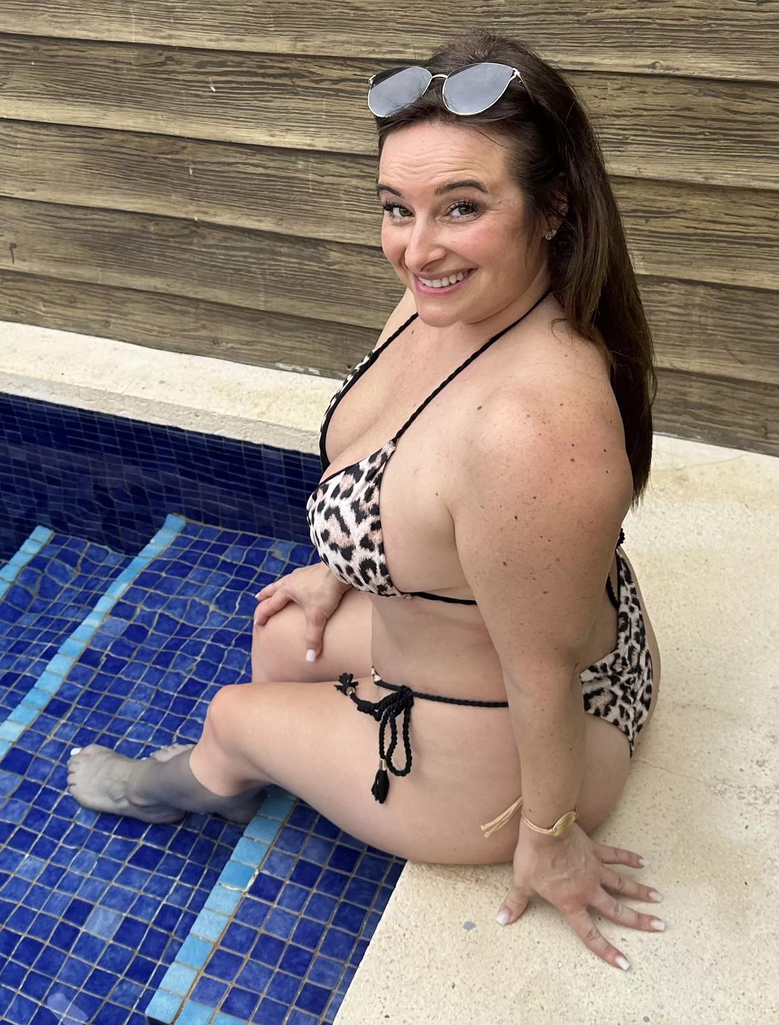 Hot and Sexy 45 Year Old MILF  posted by sophienextdoor