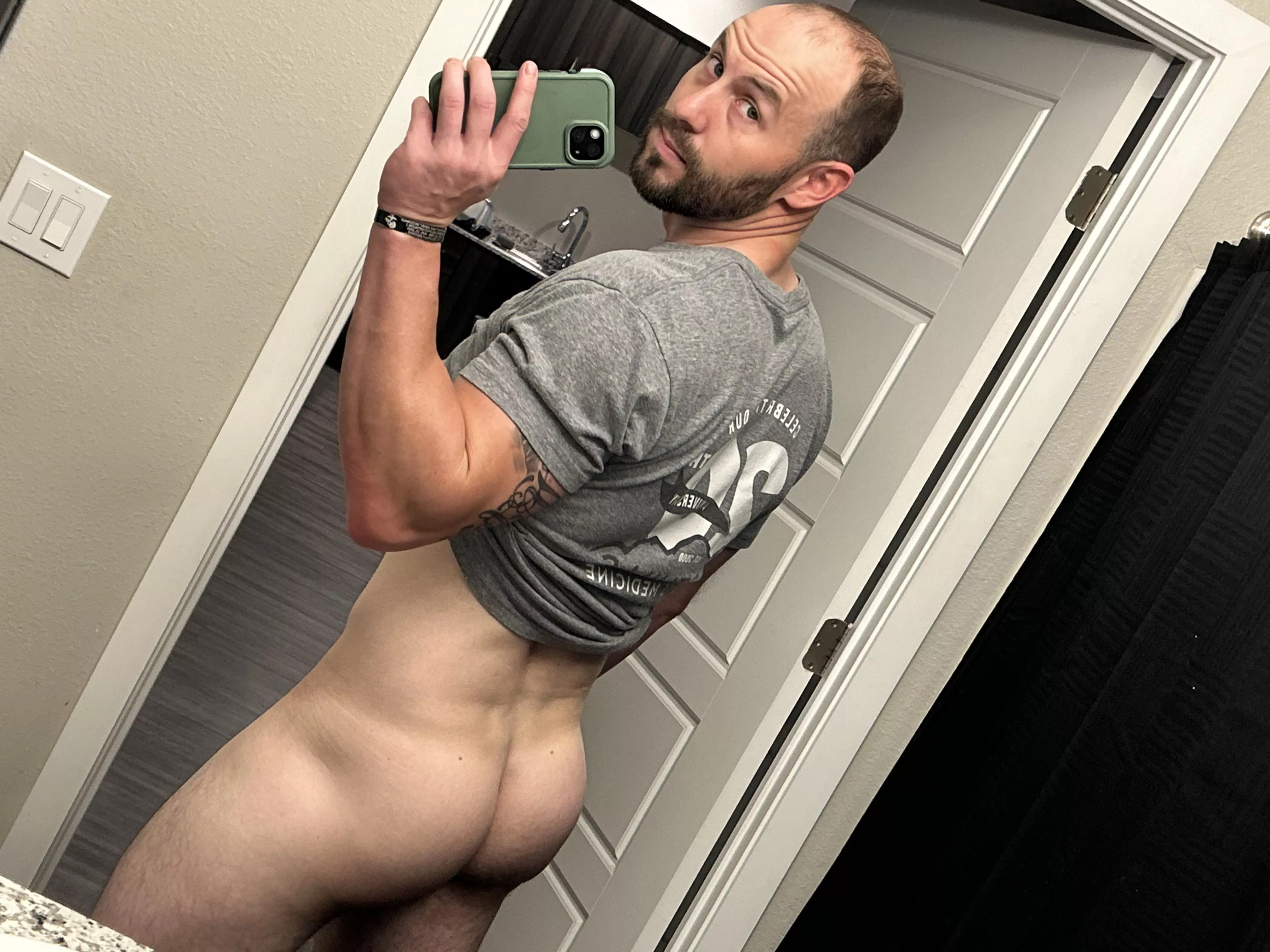 How’s my butt? posted by Bored_dragon18