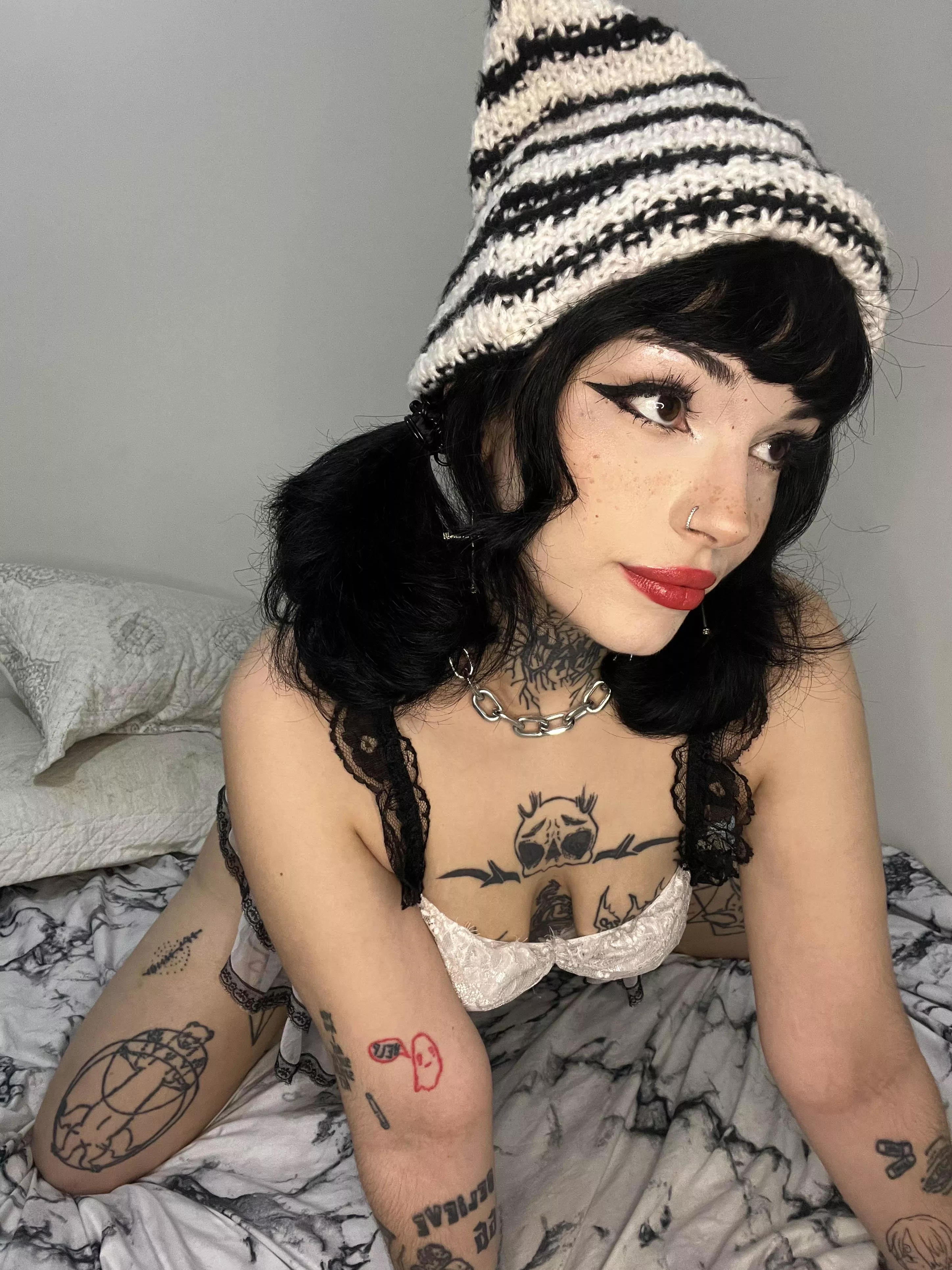 I hope no one looks down my shirt posted by BlizzardRecruiter