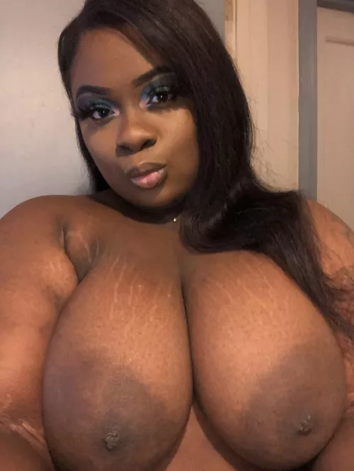 If you didn’t like chocolate before, you should now! 🙈🥰 by itssbratty