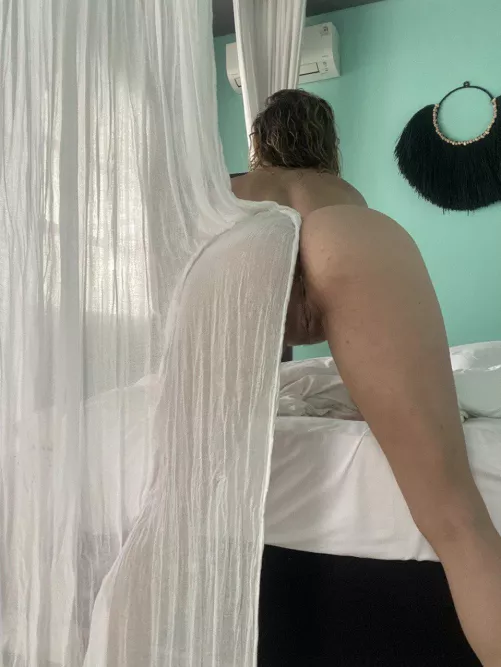 I'm supposed to be doing my chores, but I'm feeling too horny. Please distract me! Available for [sext] [cam] custom [vid] [rate] [dom]. by PrimeWife