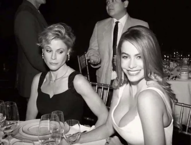 Julie Bowen checking out Sofia Vergara with envy! by 2ndchanceyolo