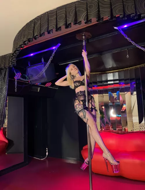 Long sticks don't cause me any chafing at all by heretomess372