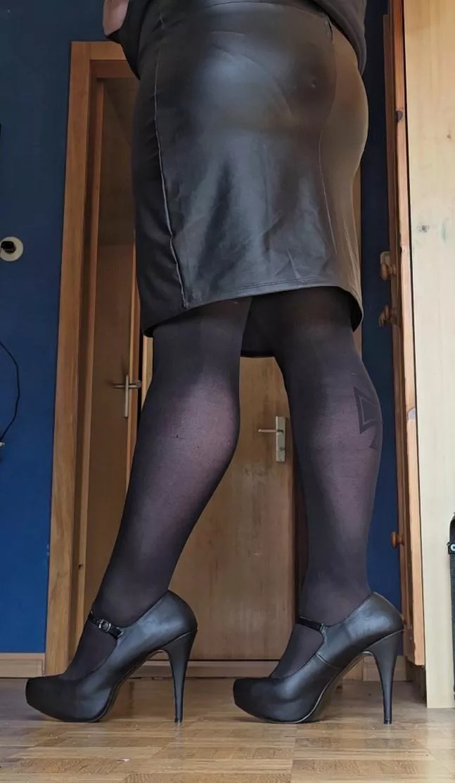 Mary Jane's with leather skirt  posted by Phooeenniixx