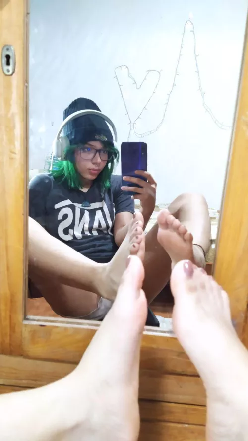 My home photos always look sexy by MaddisonMadness