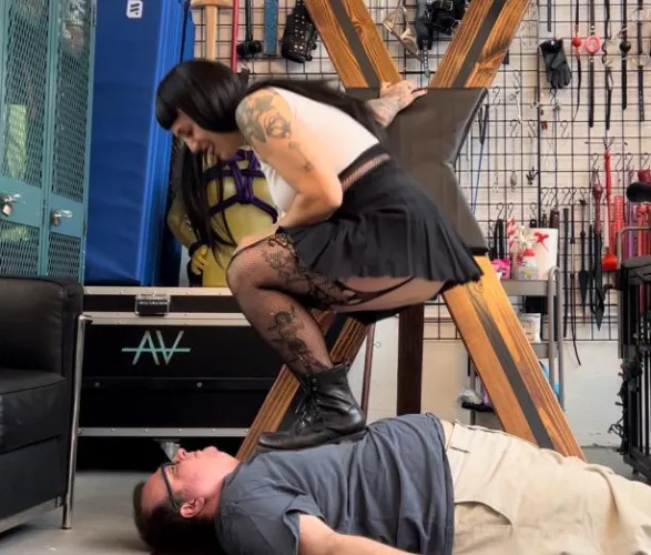 My pain makes her laugh by rstick369