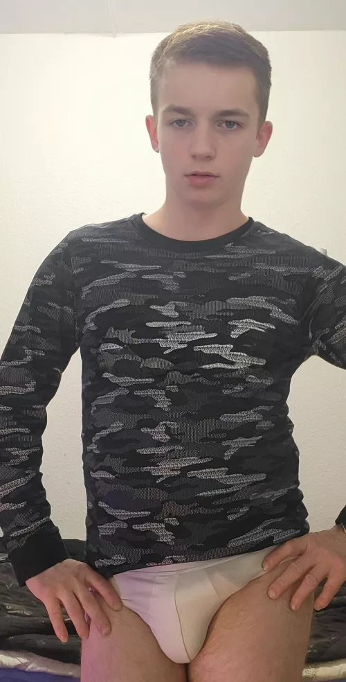 Nice bulge by Sensitive_Muffin321