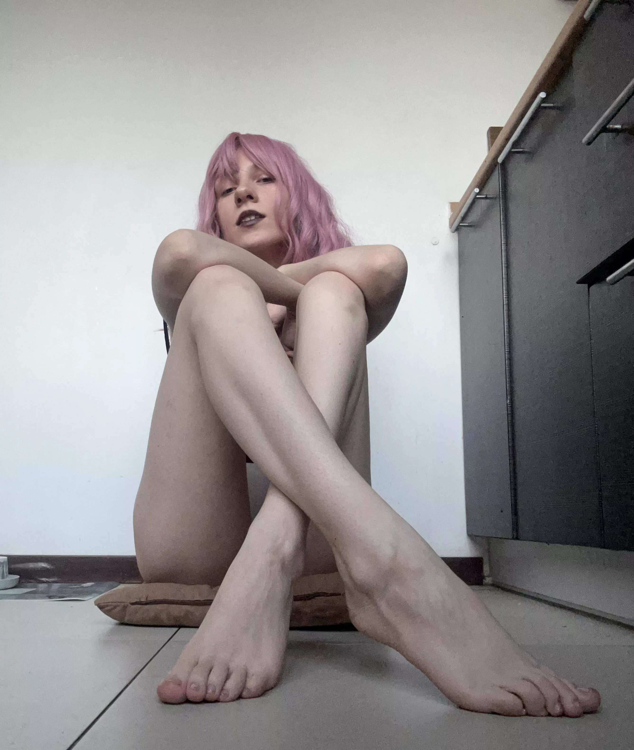 Pretty feet posted by JeanieHall