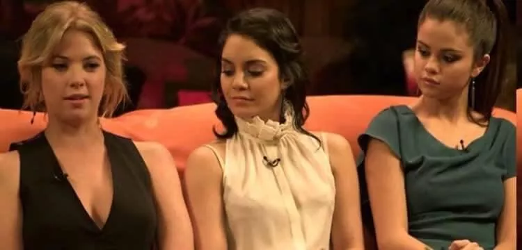 Selena Gomez and Vanessa Hudgens checking out Ashley Benson’s Titties posted by 2ndchanceyolo