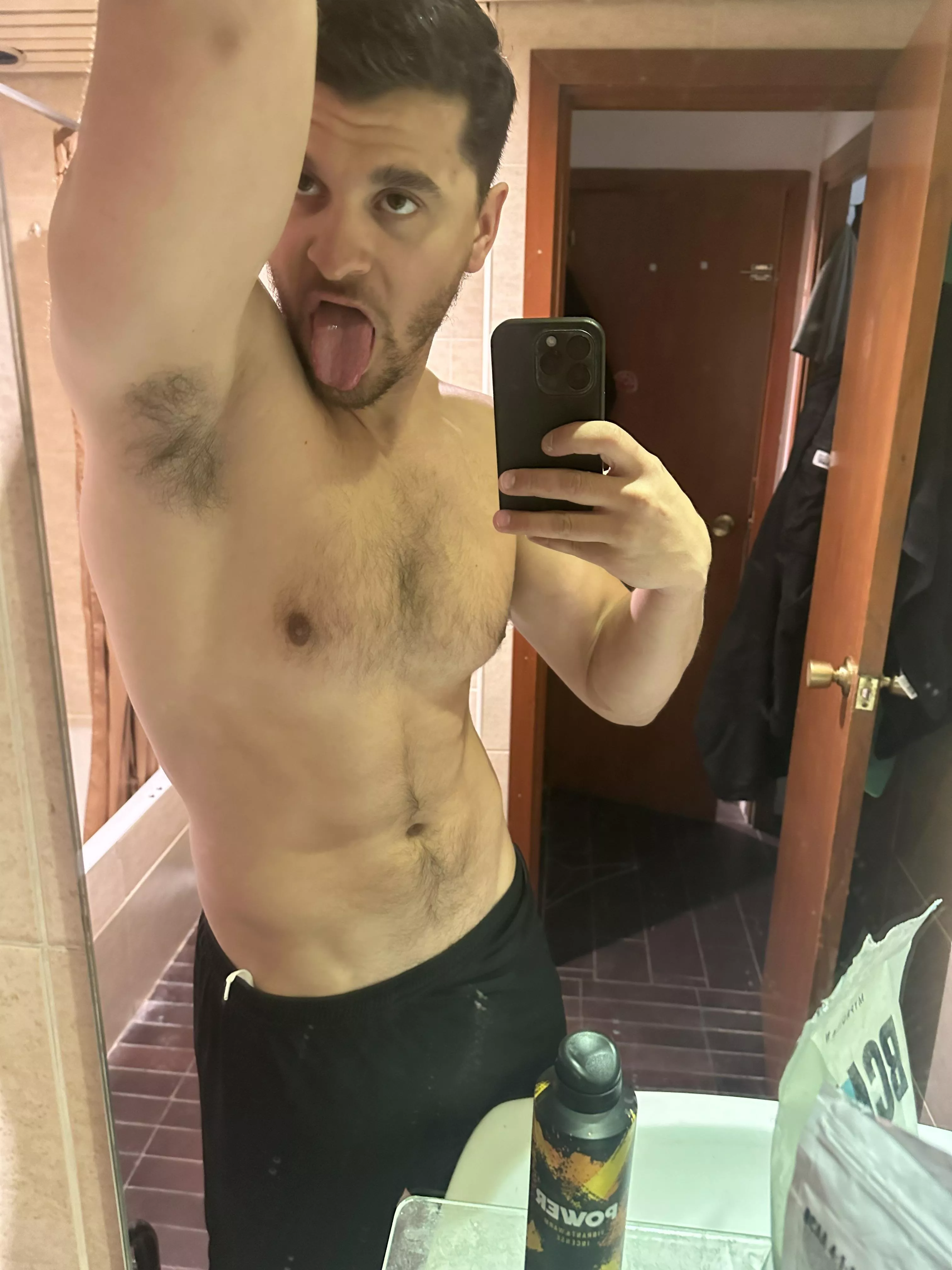 Smell and lick my armpit with me, can you help me? Please  posted by realisiwak