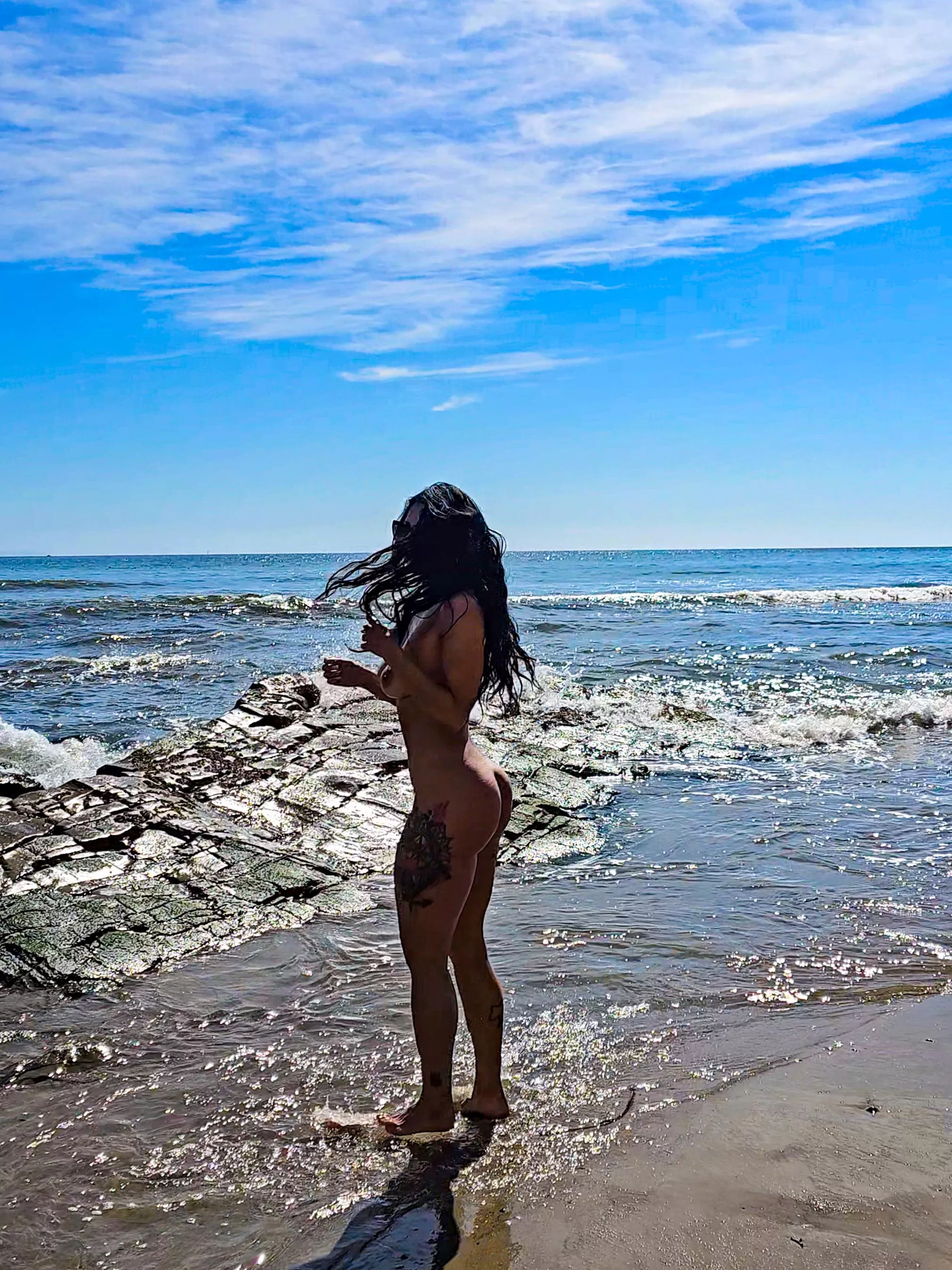 Spring in California means more nude days at the beach 😁 posted by Fascinatingoutdoors