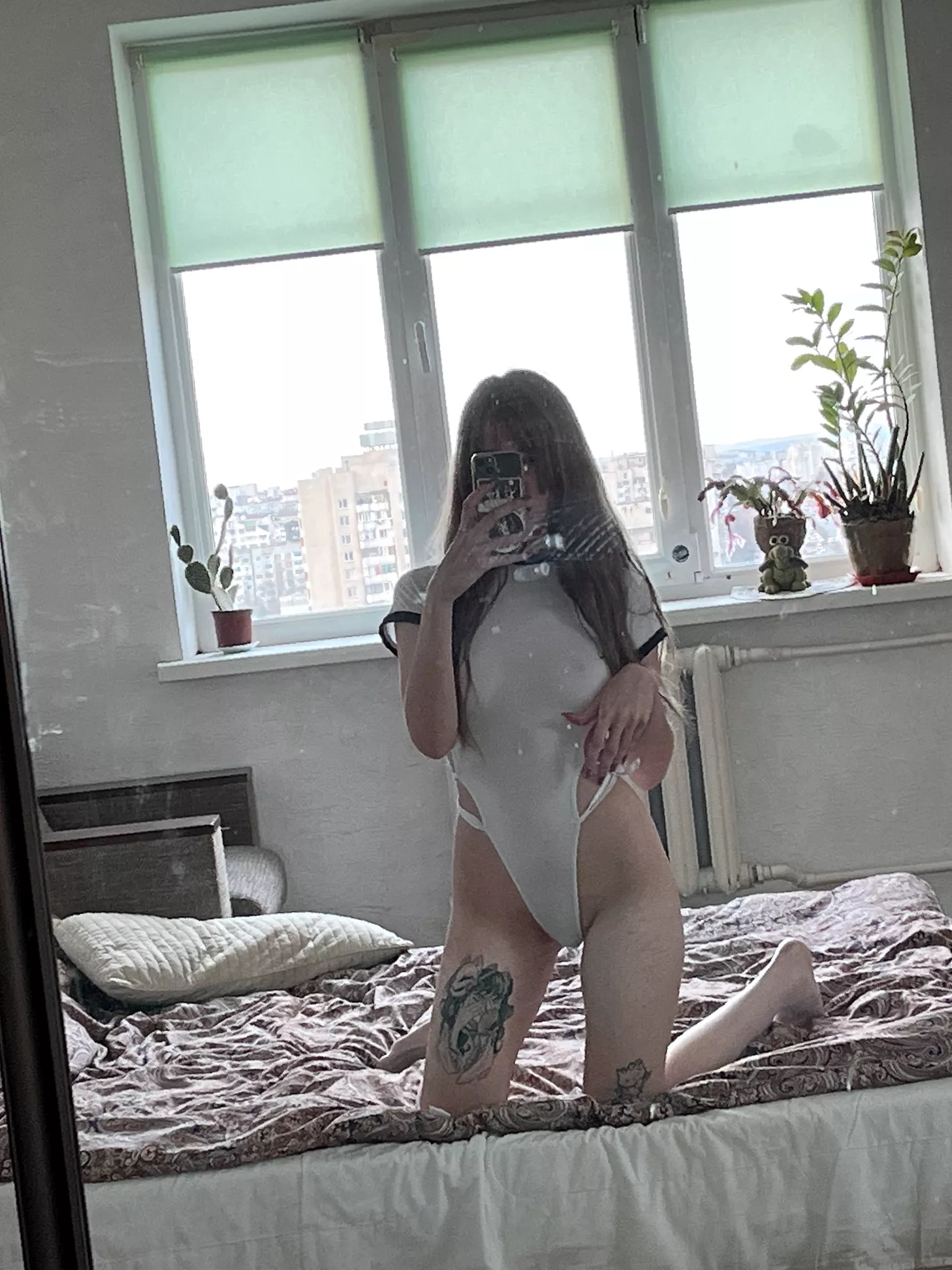 The day must start with mirror selfies, don't you agree? posted by dotxavi