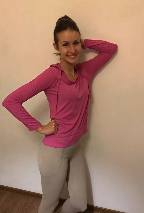 This modest look can brighten our evening by Viki_soul