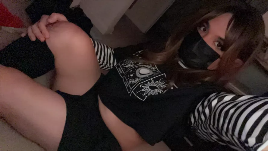 tried the goth look by jhigash123