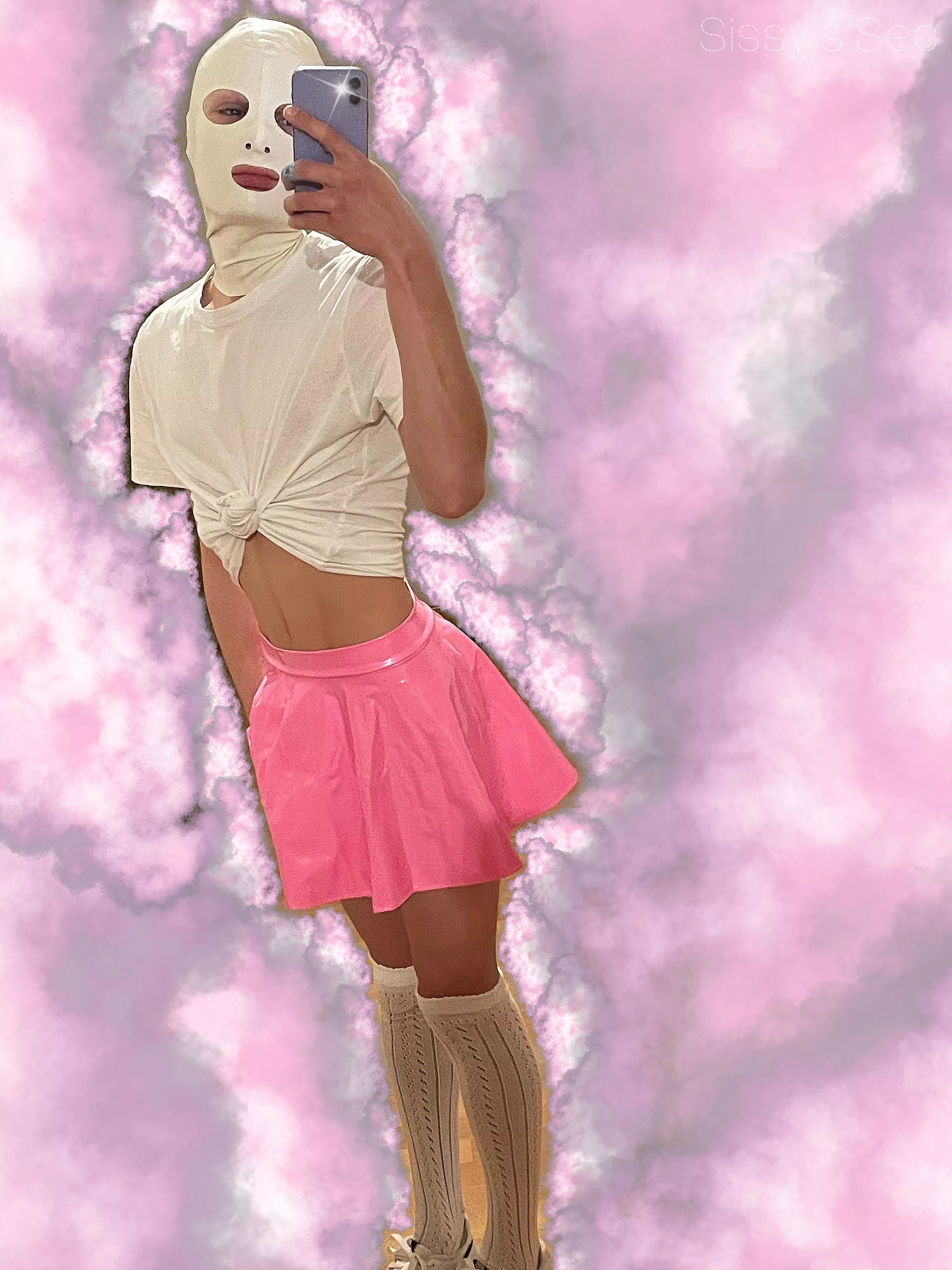 Wanna see what’s under? 👀 posted by sissyssec