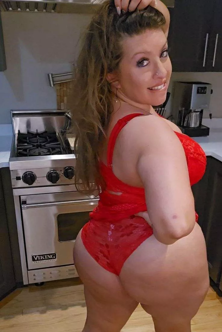Would you breeed a divorced mom in her 30s  posted by Babylittlelo