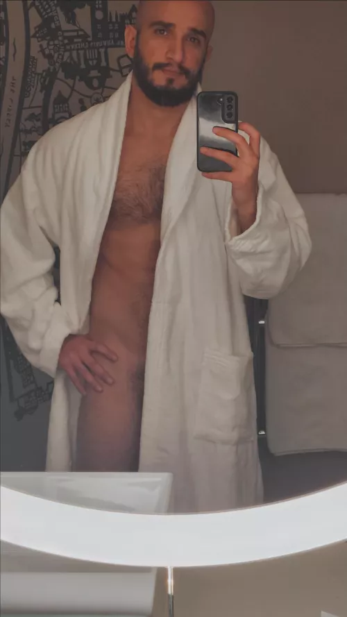 Would you guess I'm introverted or extroverted? by DanteVegaOF