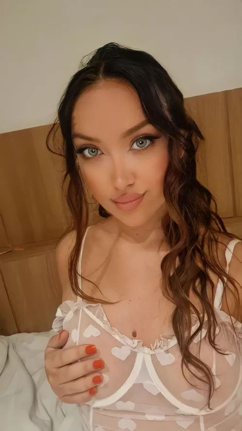 You like the way this holds my tits? by littlemisscait