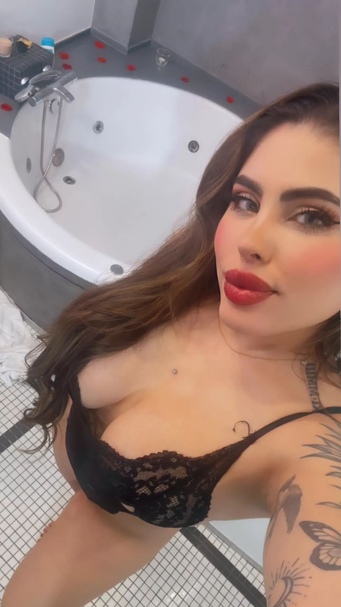 You walk in the bathroom and see me like, wyd?💦 posted by bubis767