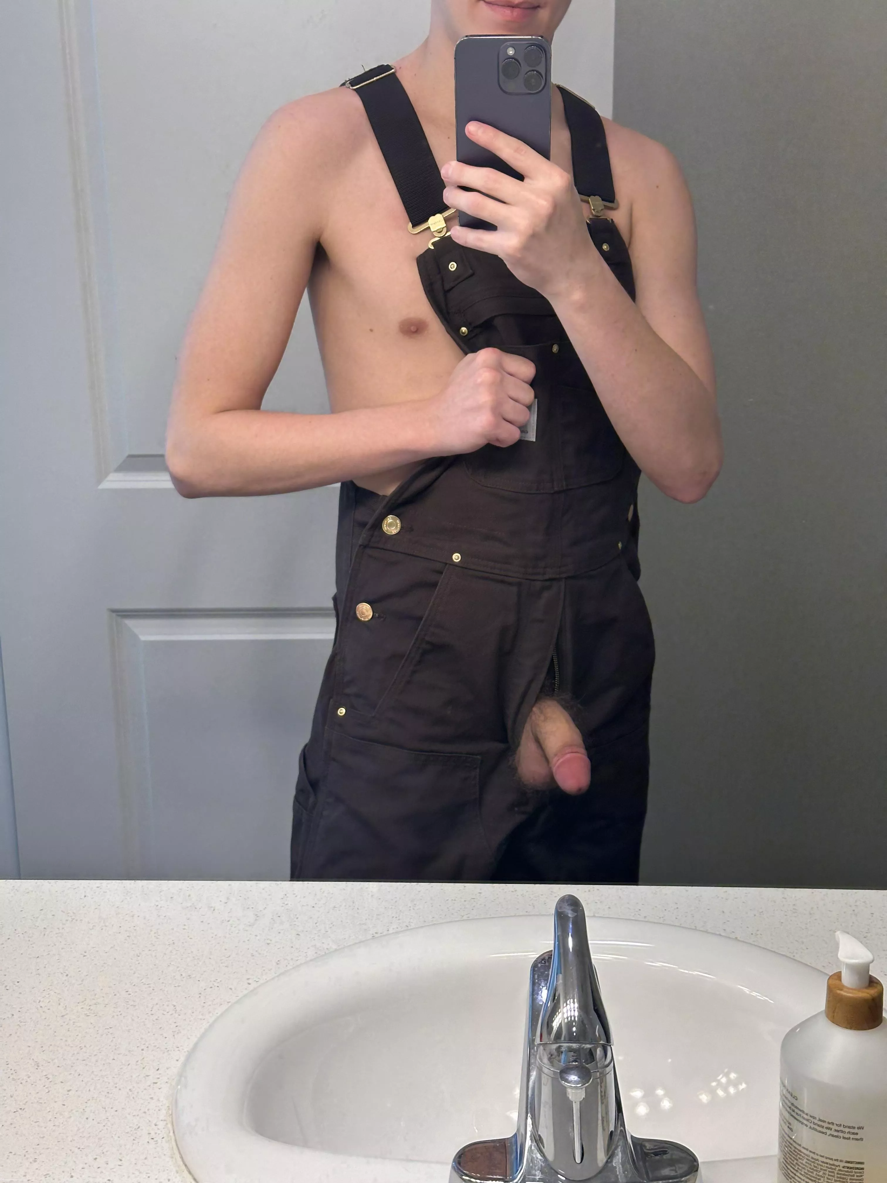 23 M posted by outdoorsycollegeboy2