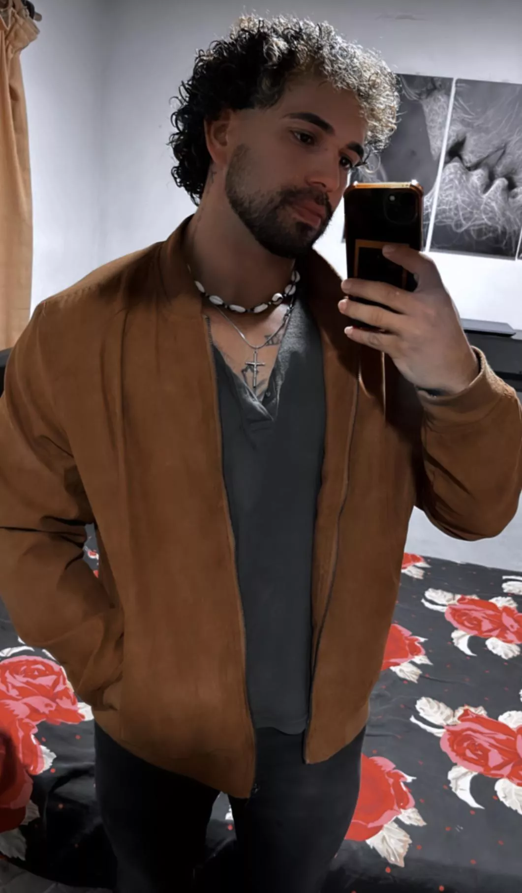 [28] Would you buy me a coffee? I put the donuts 🍩 🫣 posted by TrainNo789