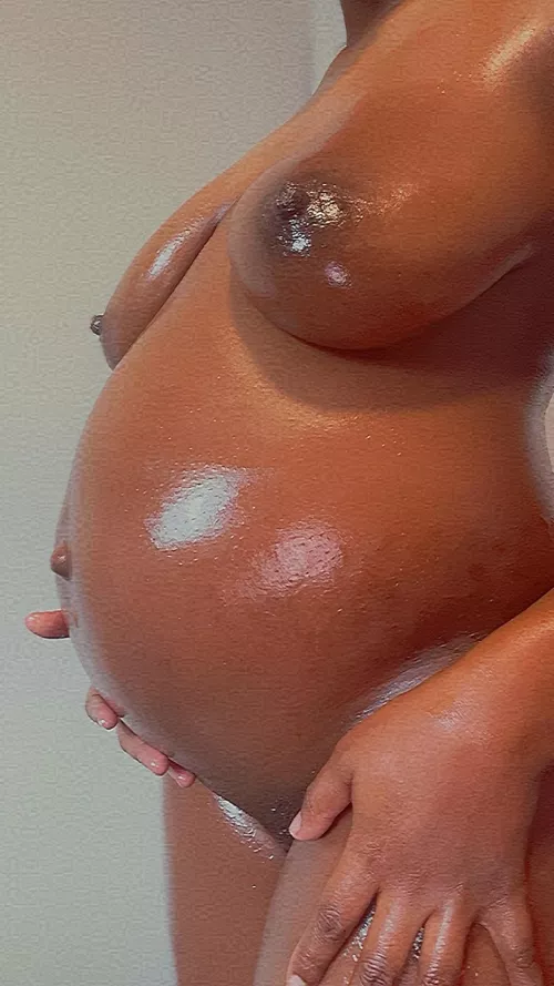 35 weeks and swollen 🥰 by S1uttysquirtle