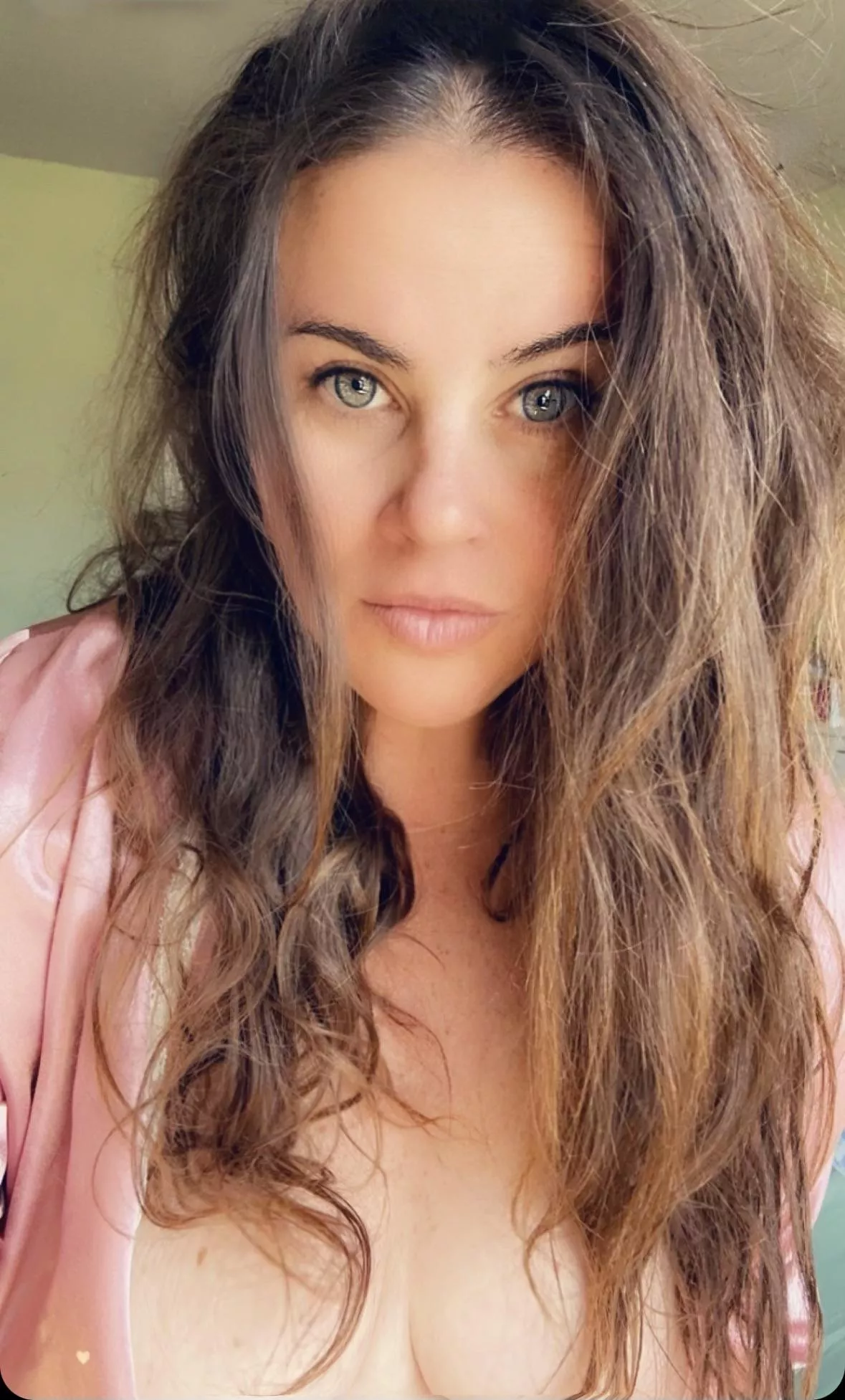 All natural, boobs and my eye color. posted by theSubmissiveToes