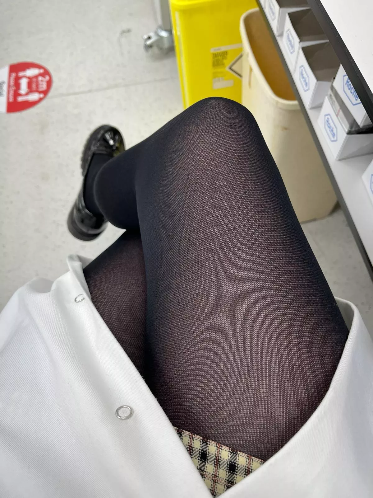 Back in the Lab today, pantyhose as always 😊 posted by RISKjezzode