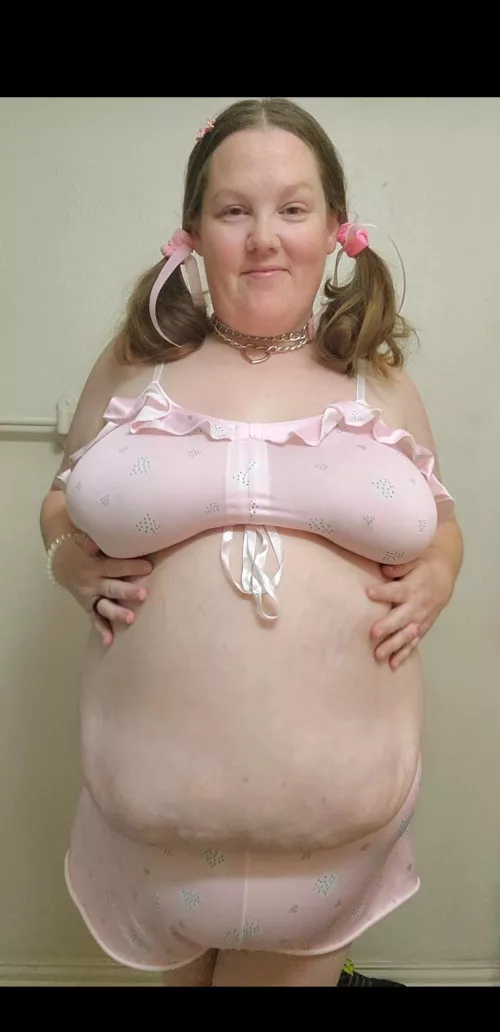 Being a brat is so much fun                      🤭👸😽💦🤭 by Brattygirl90