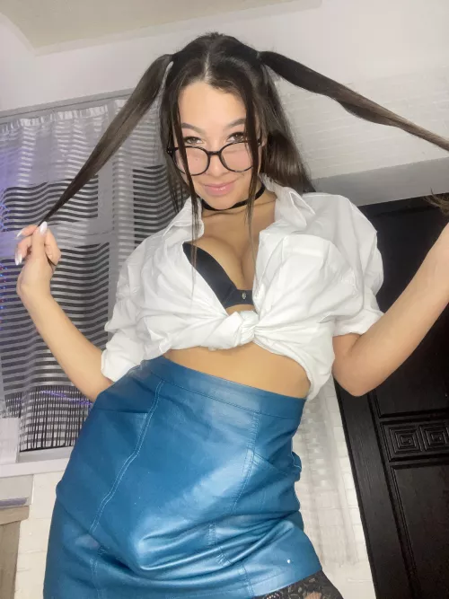 Can you guess my length by the shine on the skirt? by Kristy_Frost