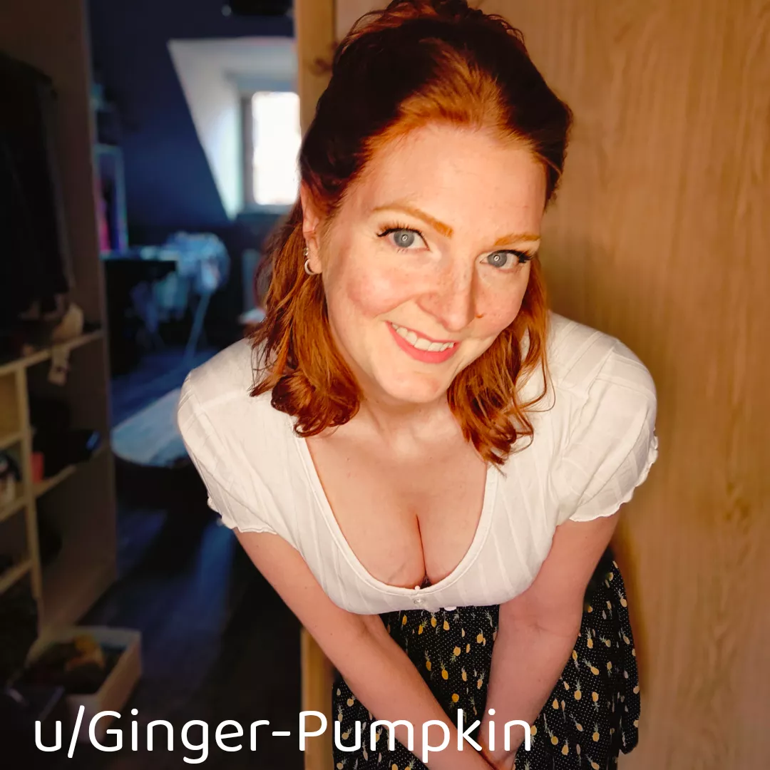 Can you see the... Pineapples on my skirt😋 posted by Ginger-Pumpkin