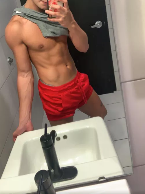 Dm me a pic for a nude😉 by 18hungtwink