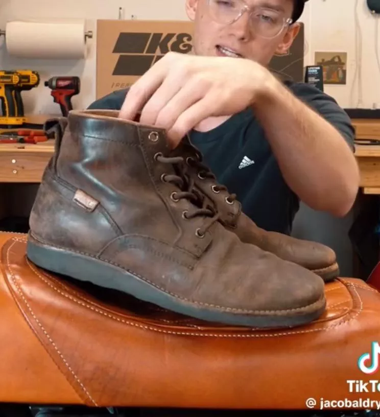 Does anyone know what boots are those, or know similar ones? posted by Individual-Act2698