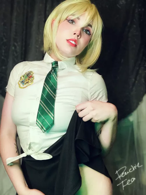 [f] I skip class at Hogwarts for my own sexual adventures by MistressPeachie