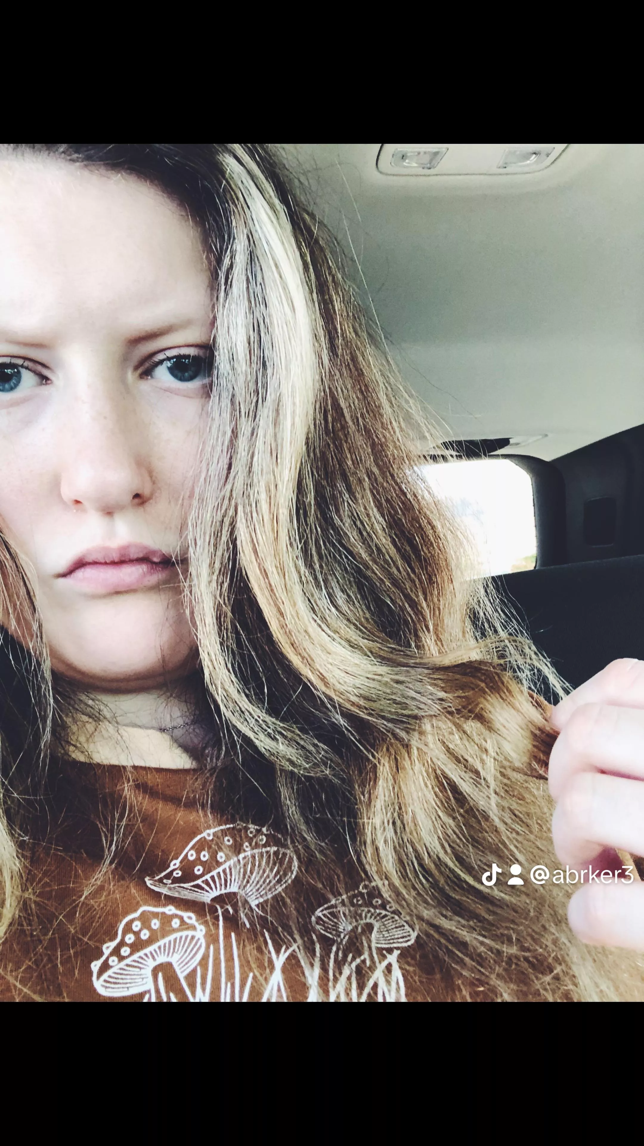 feeling cute am I attractive? (might delete later) posted by thirteenwolfs