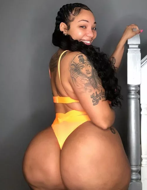 Heavy 🍑🍑 by Disastrous_Leave_727