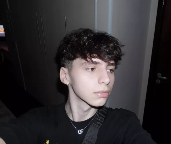 hii im new here ;) by Sold_out33156