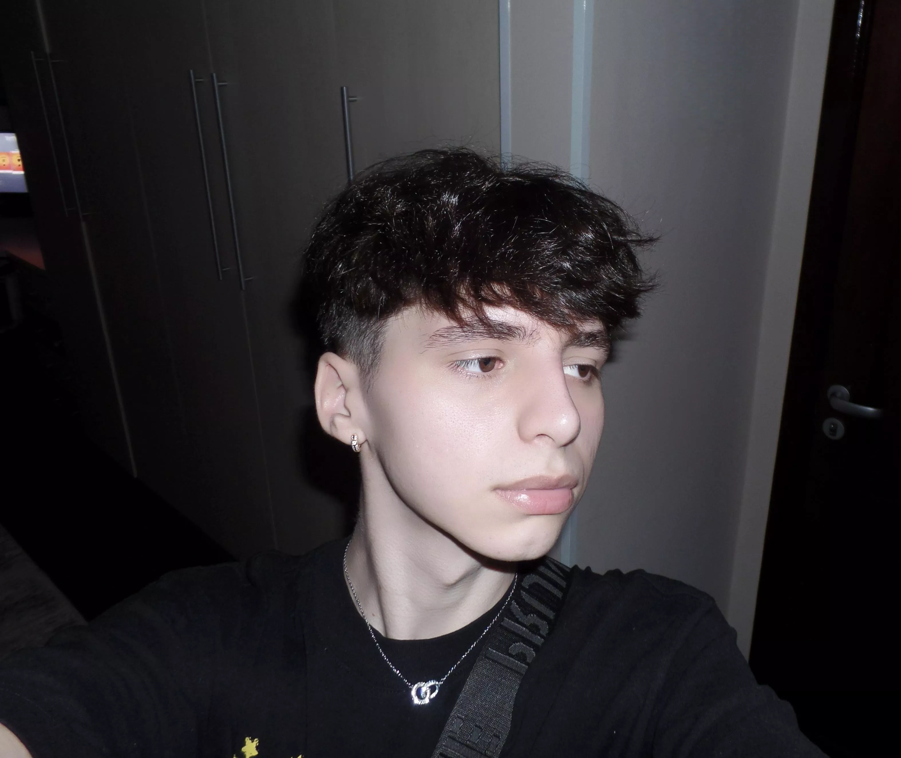 hii im new here ;) posted by Sold_out33156