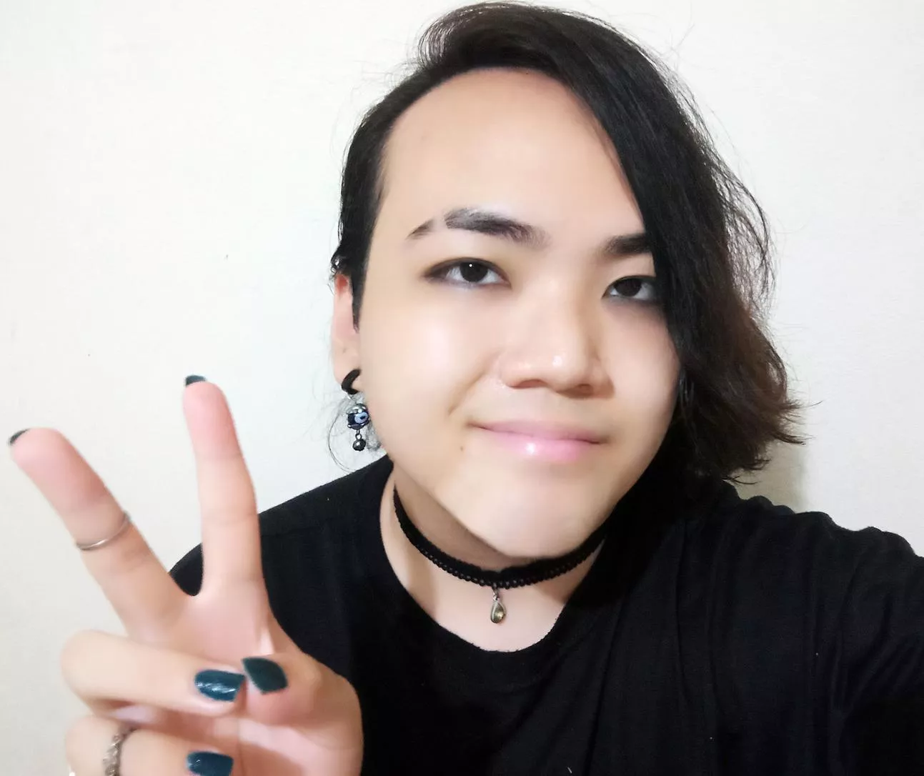 Honestly, I love wearing a choker 💜 posted by DanyelleLusty