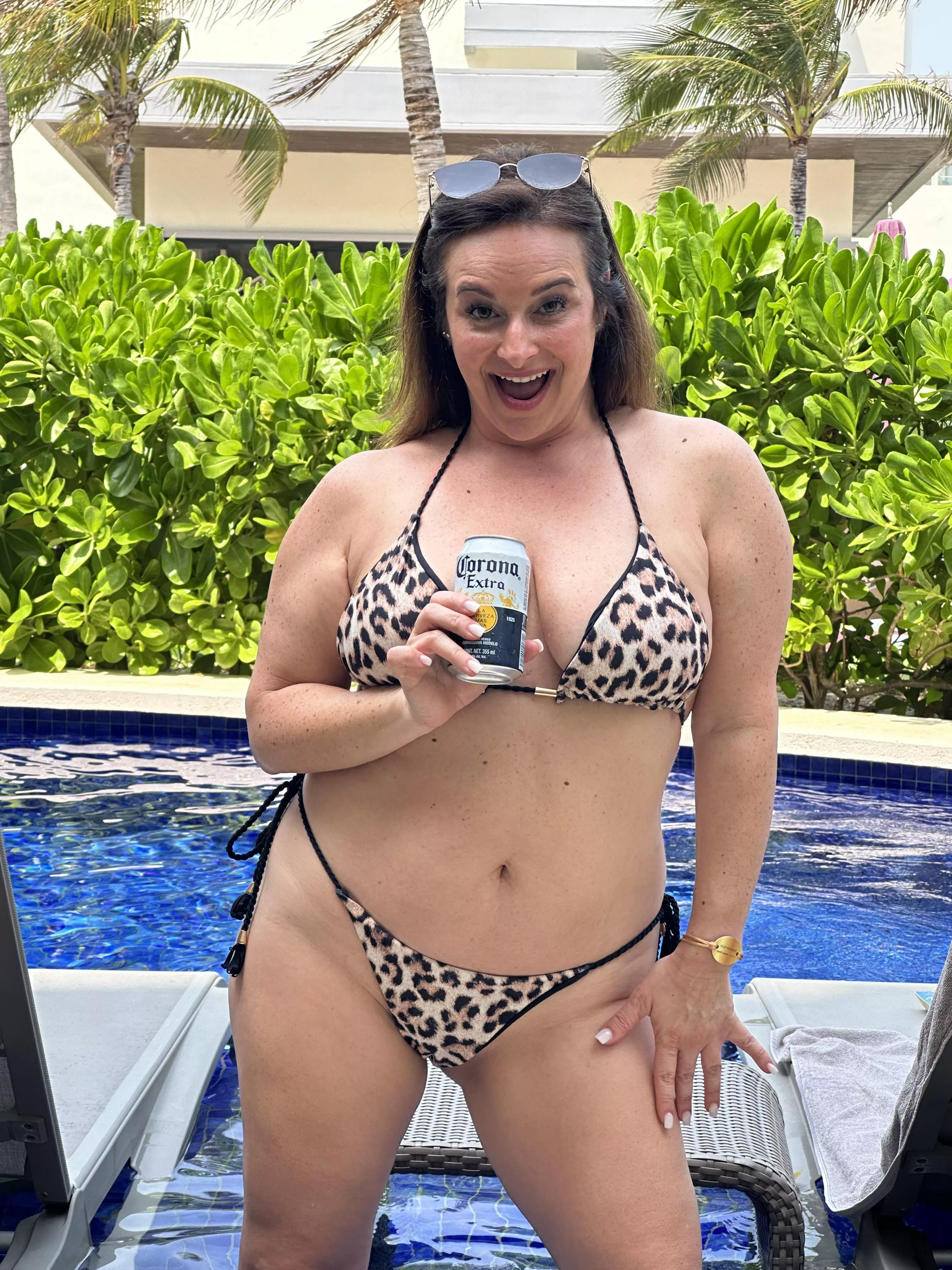 Hot Curvy Spring Break Milf 45F posted by sophienextdoor