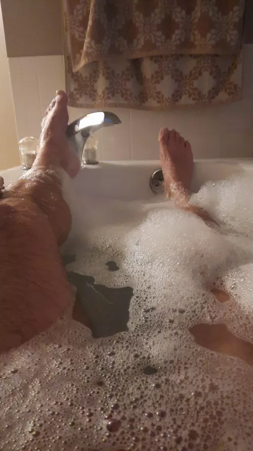 Humpday tubday by MyFocusIsU