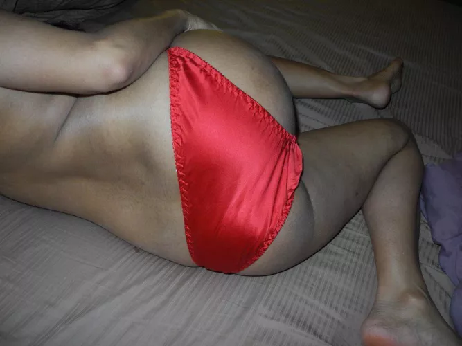 I know you like red. by cindybuns